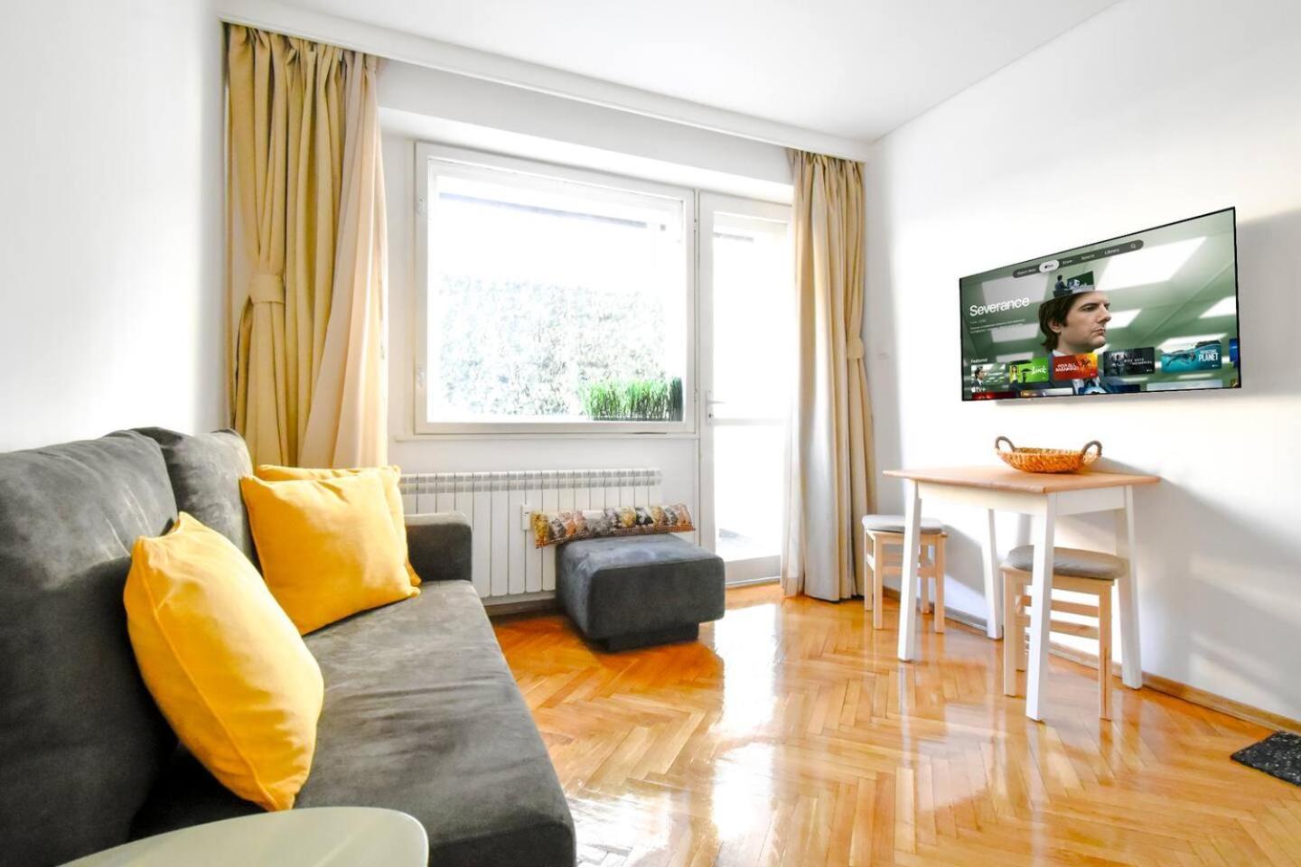Duplex Wi-fi, Kitchen, Netflix, Heating